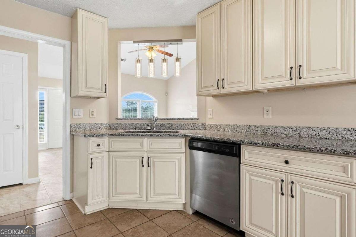 1016 Meadow Glen Circle