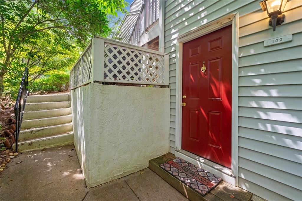 102 Glenleaf Drive