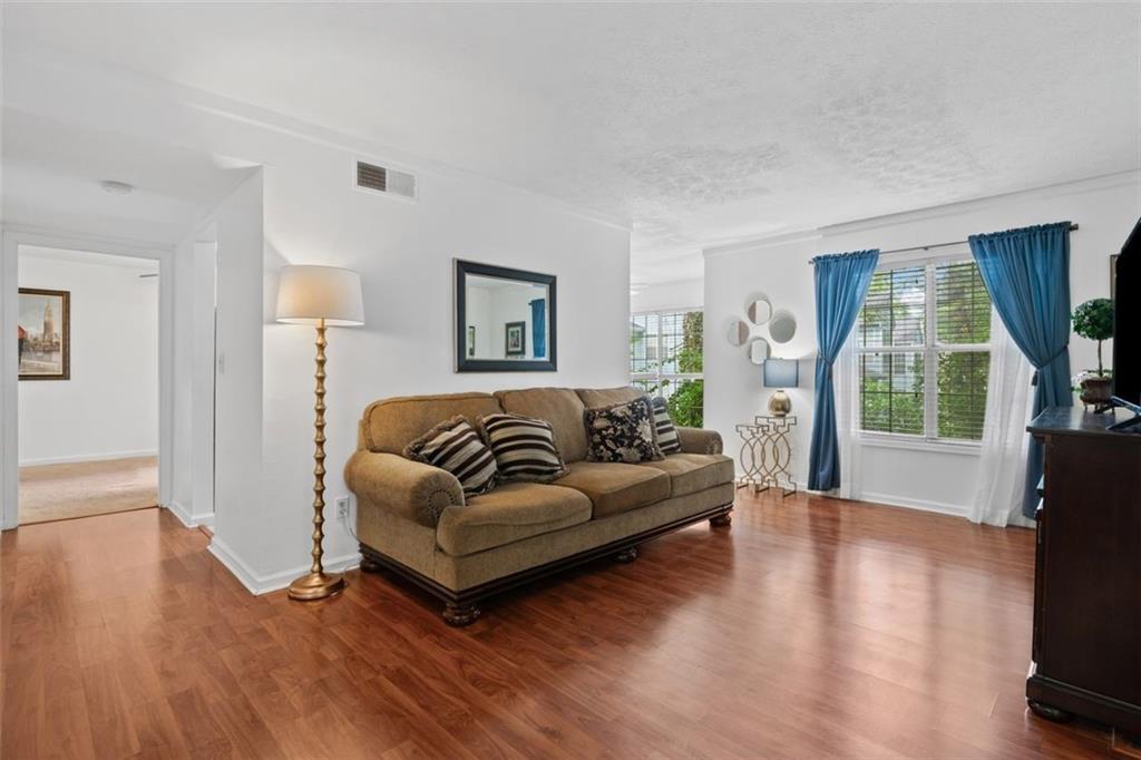 102 Glenleaf Drive