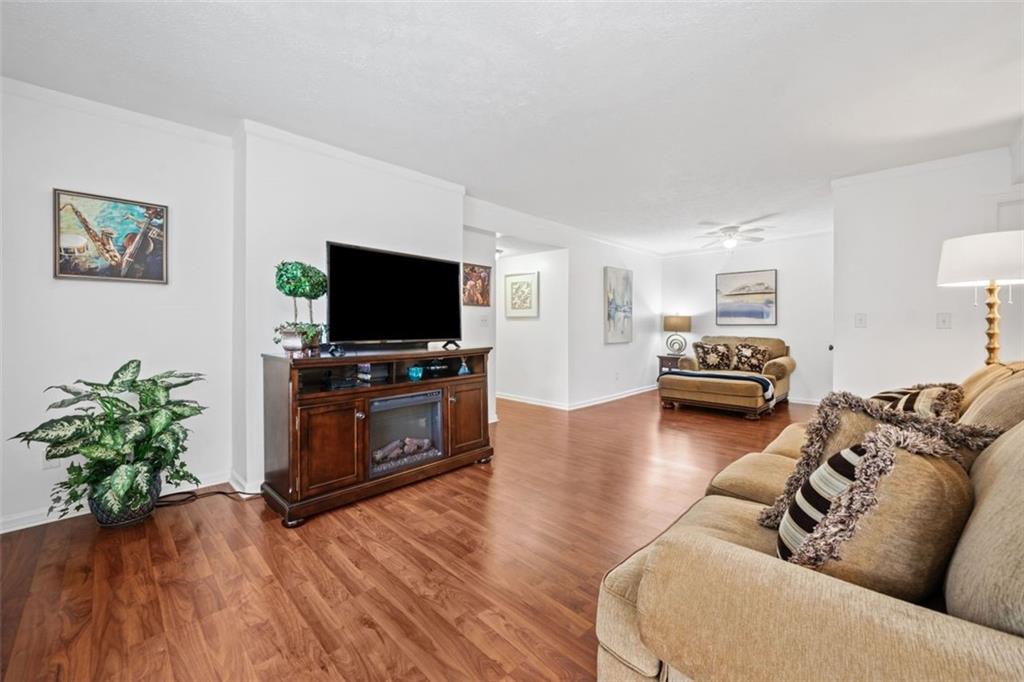 102 Glenleaf Drive