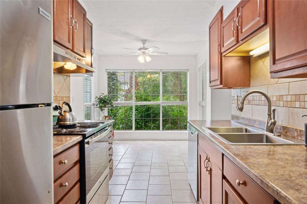 102 Glenleaf Drive