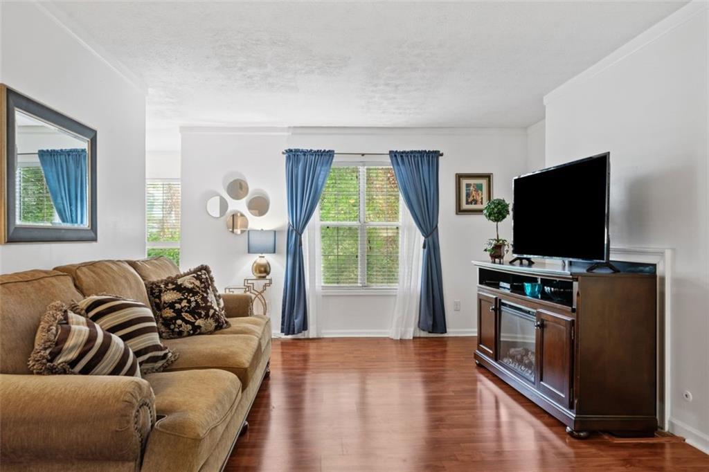 102 Glenleaf Drive