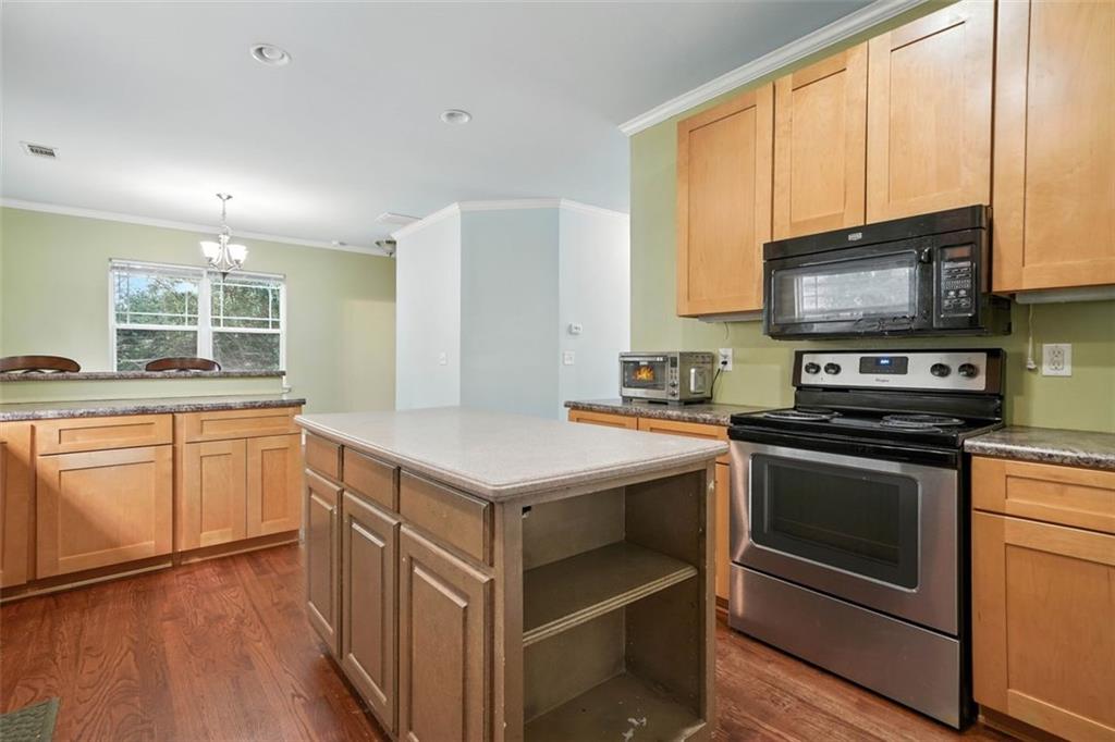 2195 Pinetree Drive