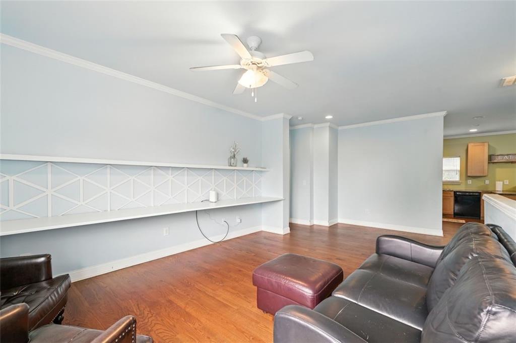 2195 Pinetree Drive