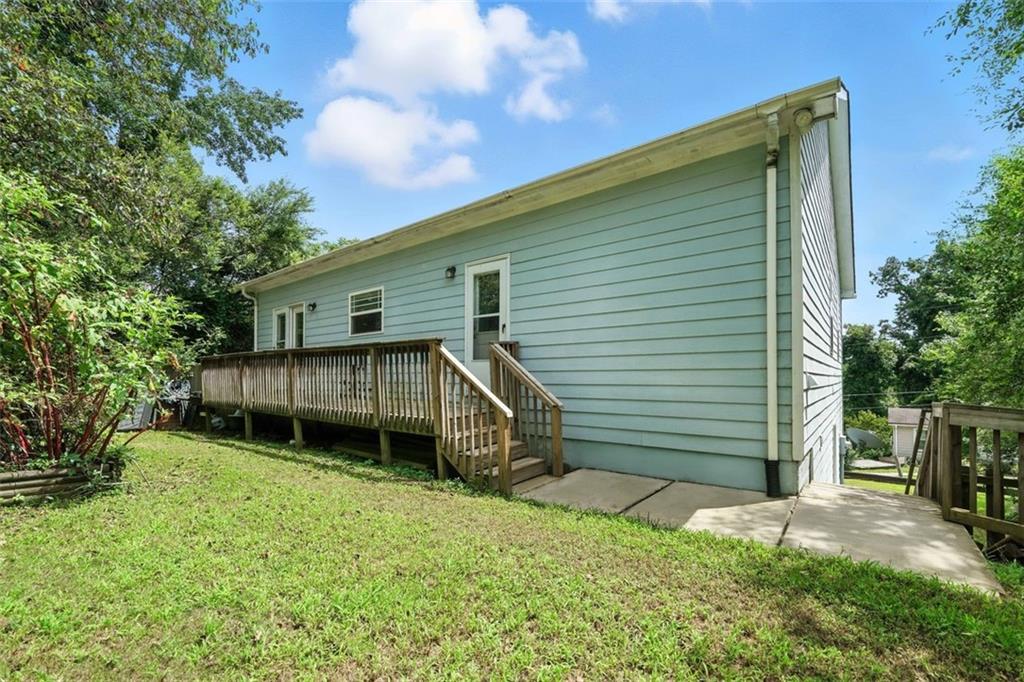 2195 Pinetree Drive