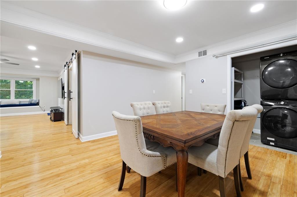 6851 Roswell Road Unit I18