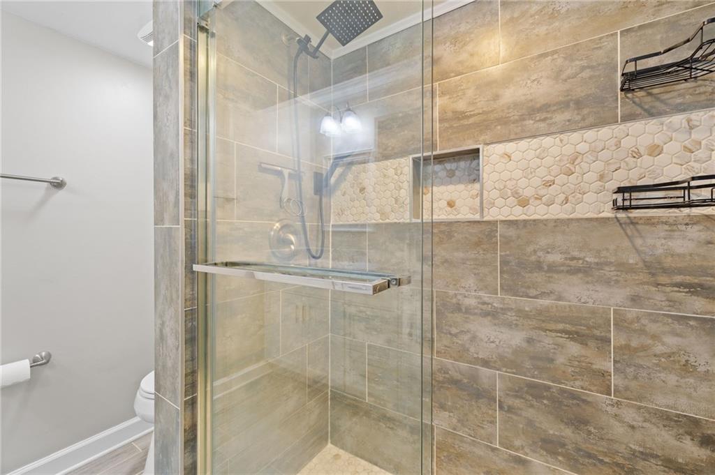 6851 Roswell Road Unit I18