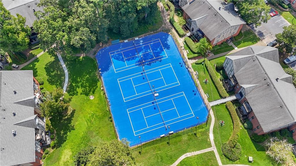 6851 Roswell Road Unit I18