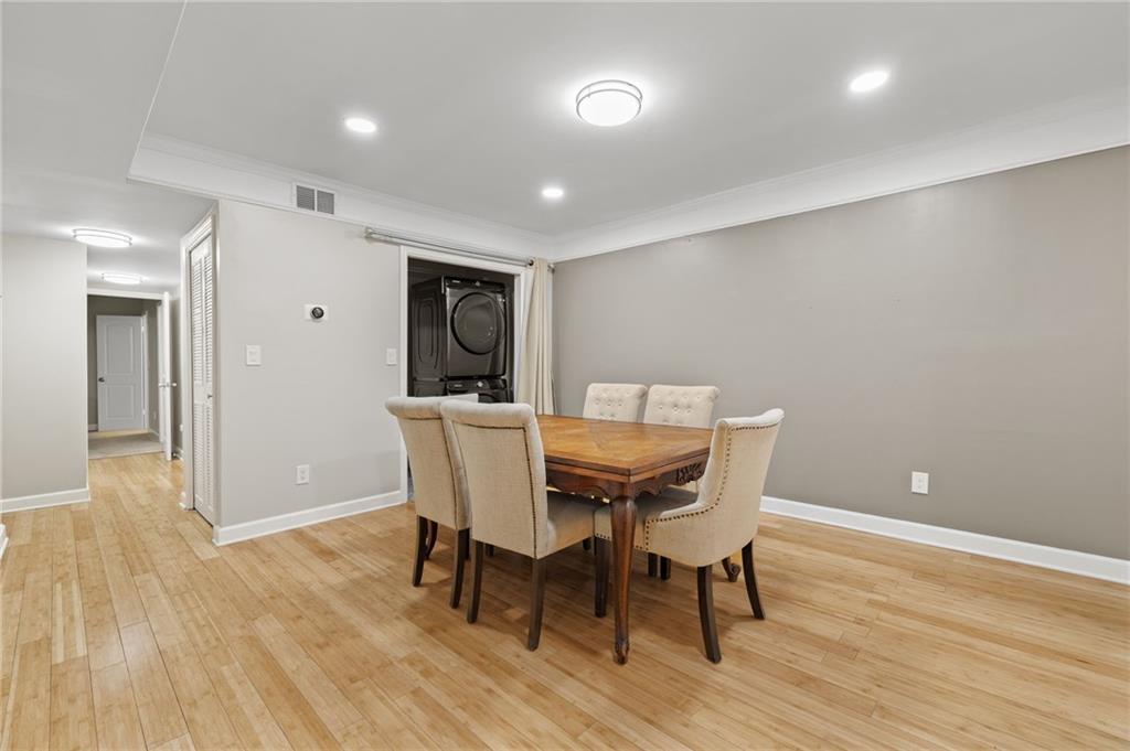 6851 Roswell Road Unit I18