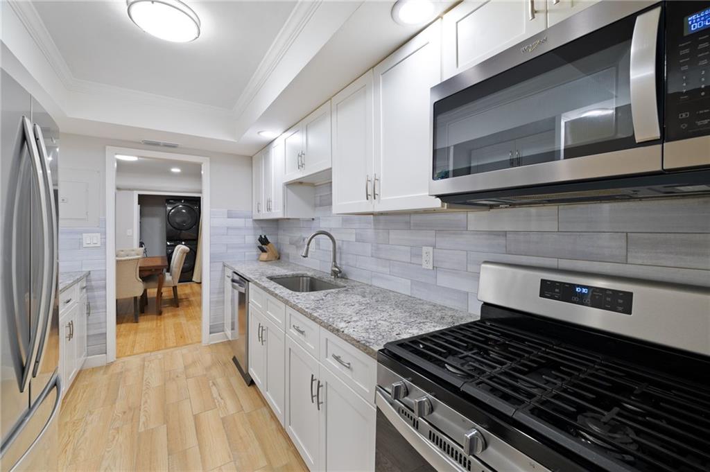 6851 Roswell Road Unit I18