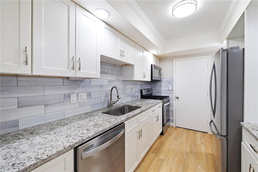 6851 Roswell Road Unit I18