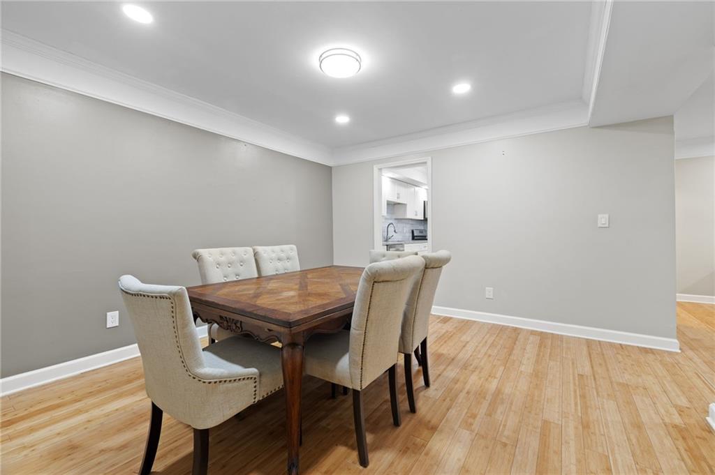 6851 Roswell Road Unit I18