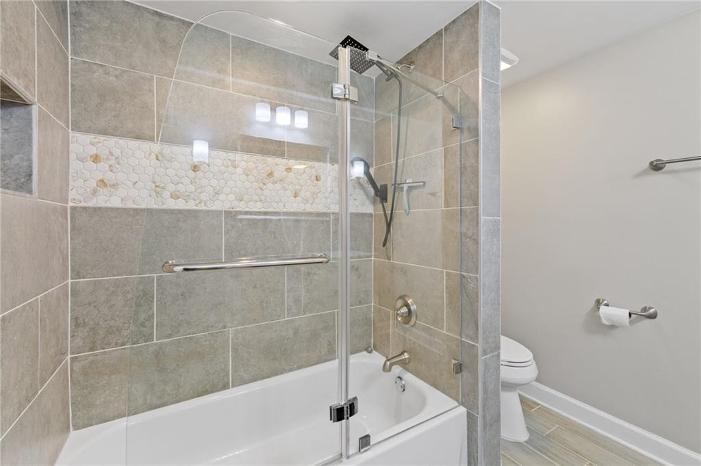 6851 Roswell Road Unit I18