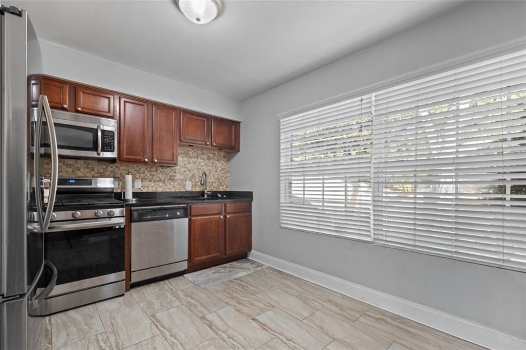 6980 Roswell Road Unit A8