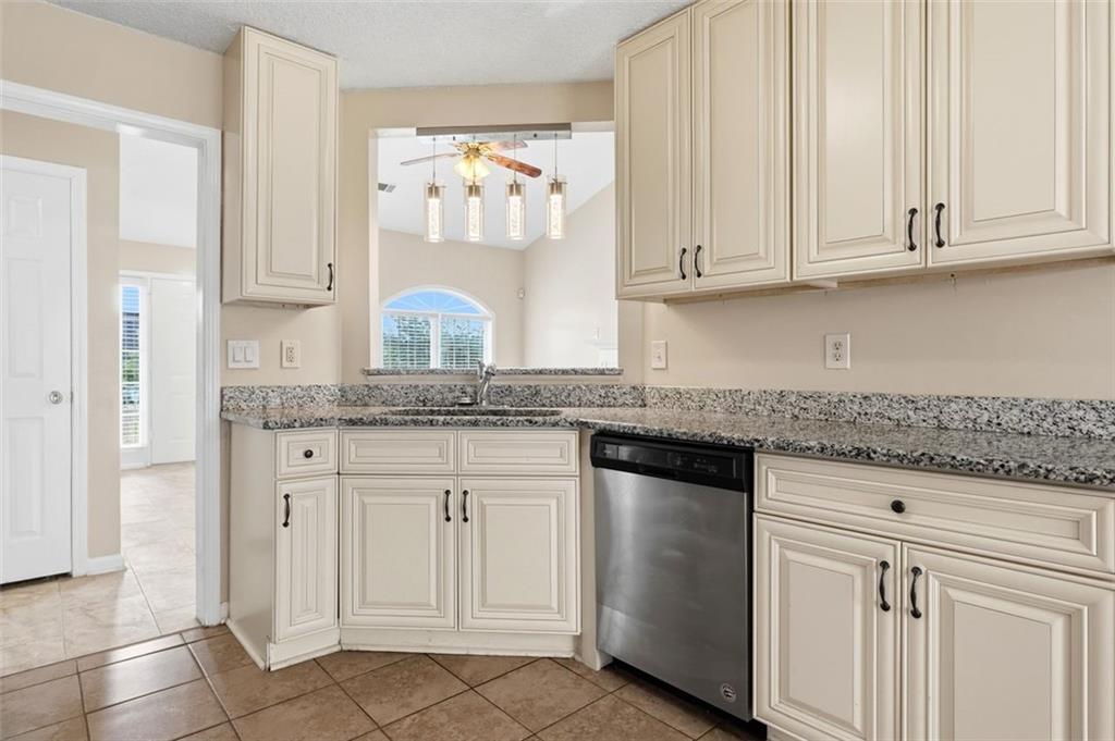 1016 Meadow Glen Circle