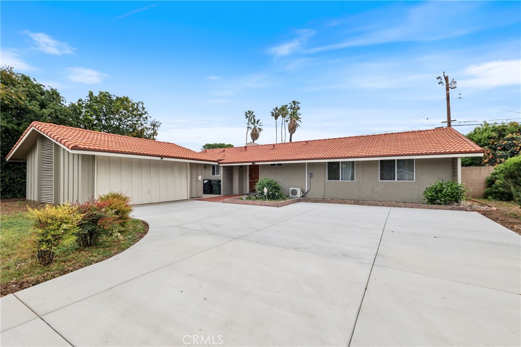1108 S Broadmoor