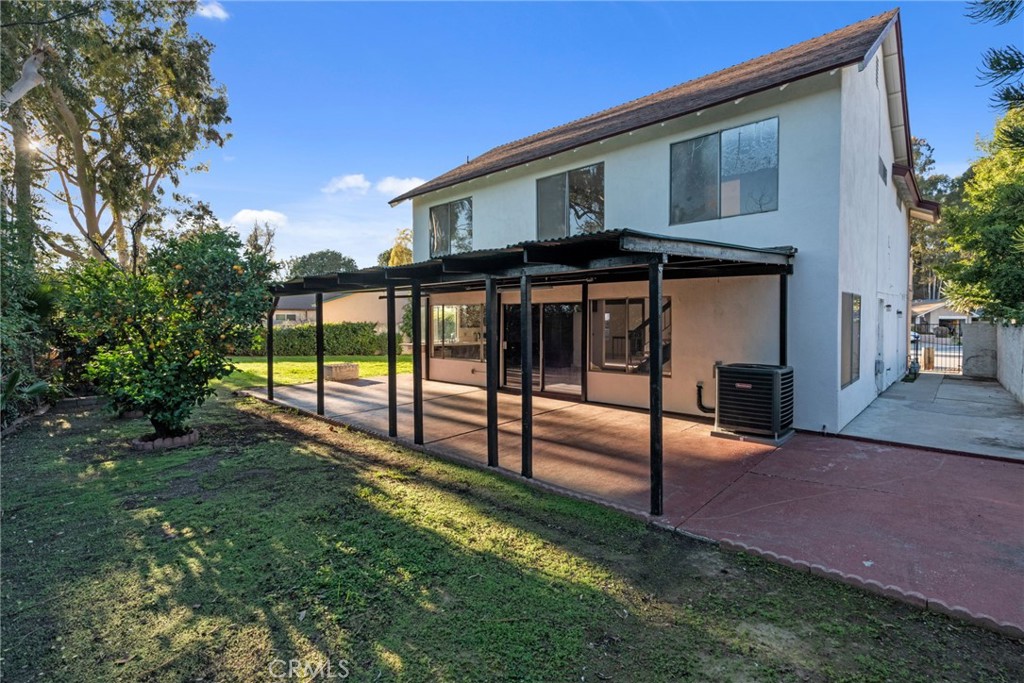 2826 Greenleaf Drive