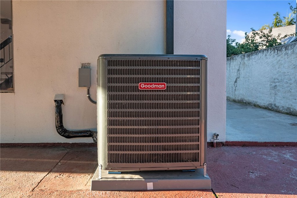 2826 Greenleaf Drive