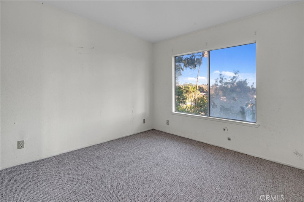 2826 Greenleaf Drive