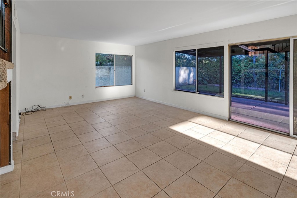 2826 Greenleaf Drive