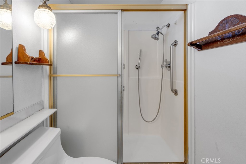 2826 Greenleaf Drive