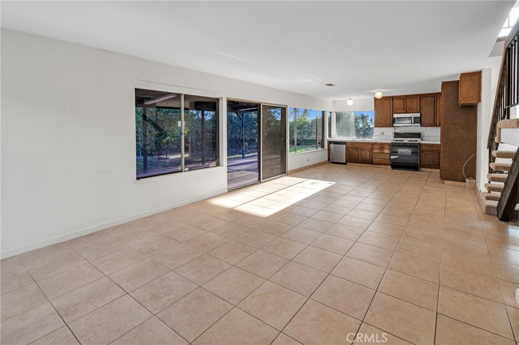 2826 Greenleaf Drive