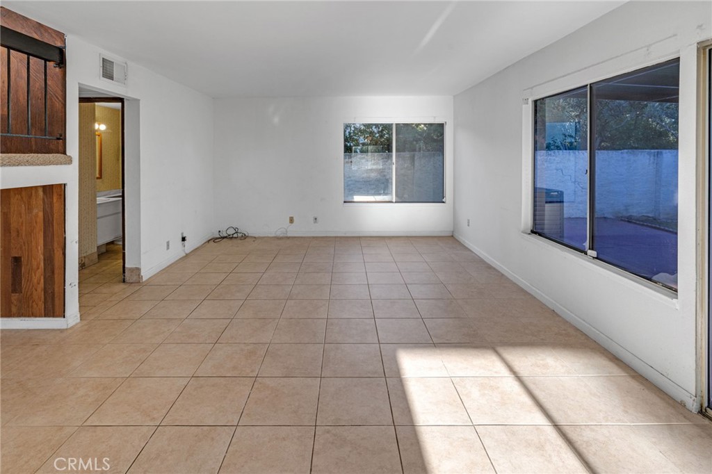 2826 Greenleaf Drive