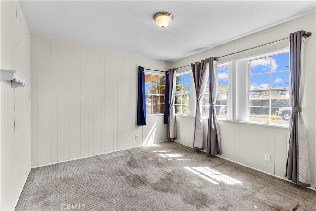 9813 Houghton Avenue