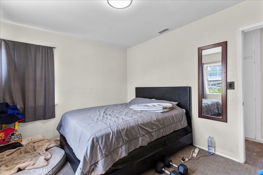 9813 Houghton Avenue