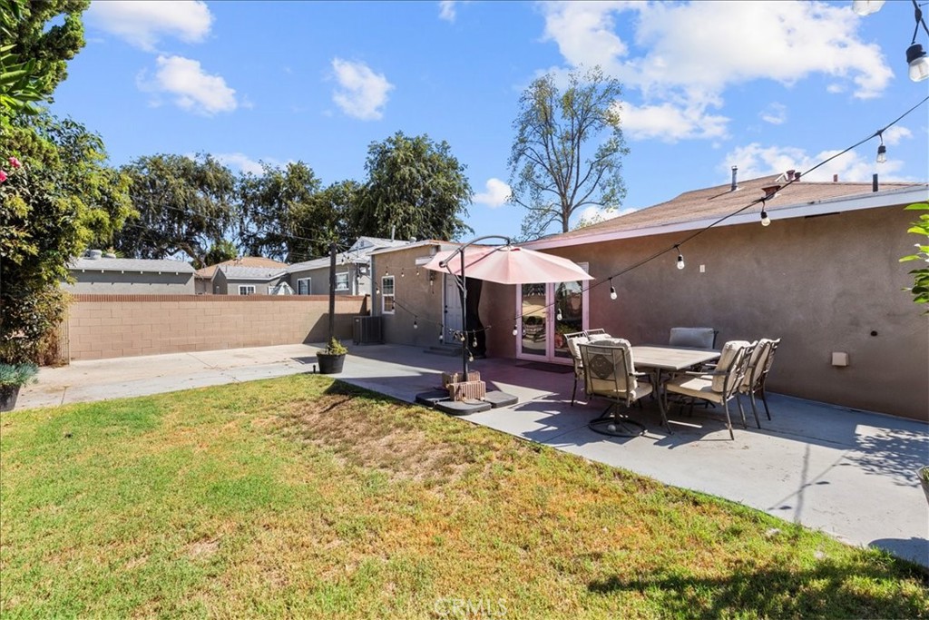 9813 Houghton Avenue