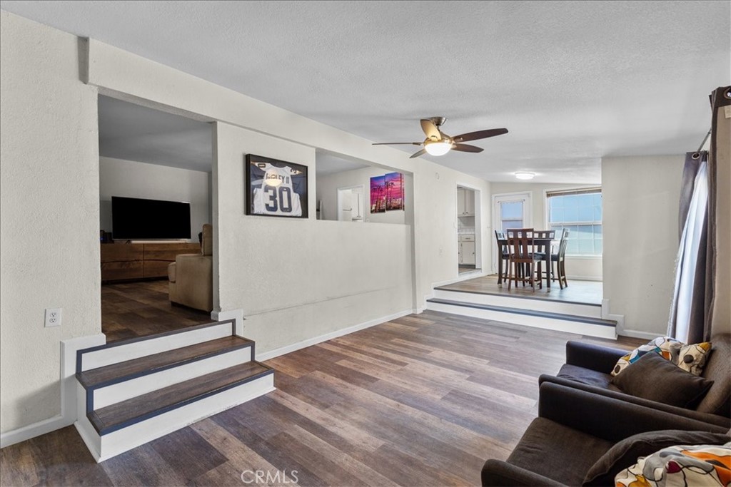 9813 Houghton Avenue