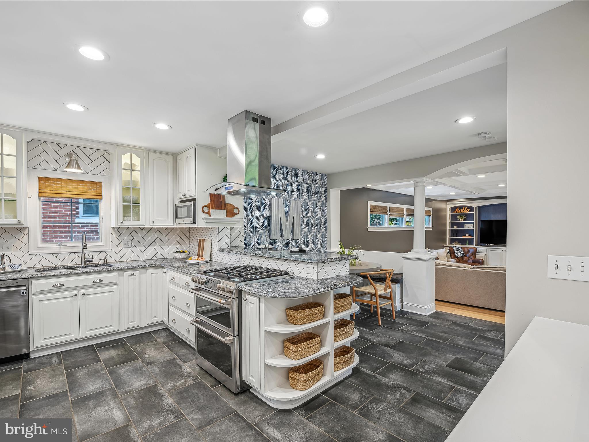 1207 N MARKET STREET