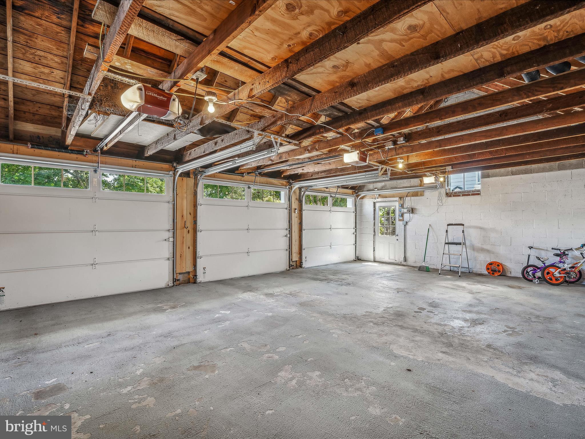 1207 N MARKET STREET