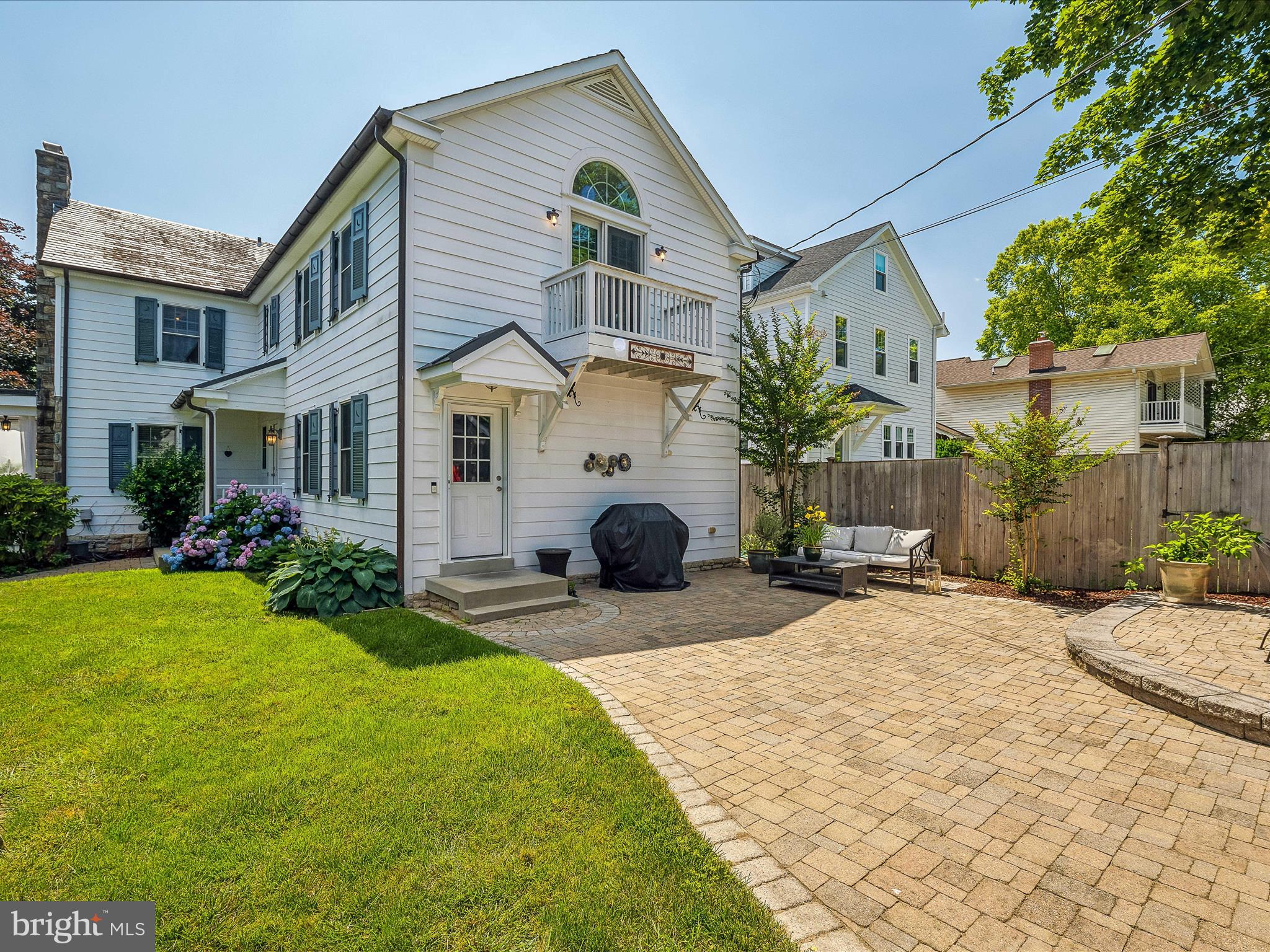 1207 N MARKET STREET