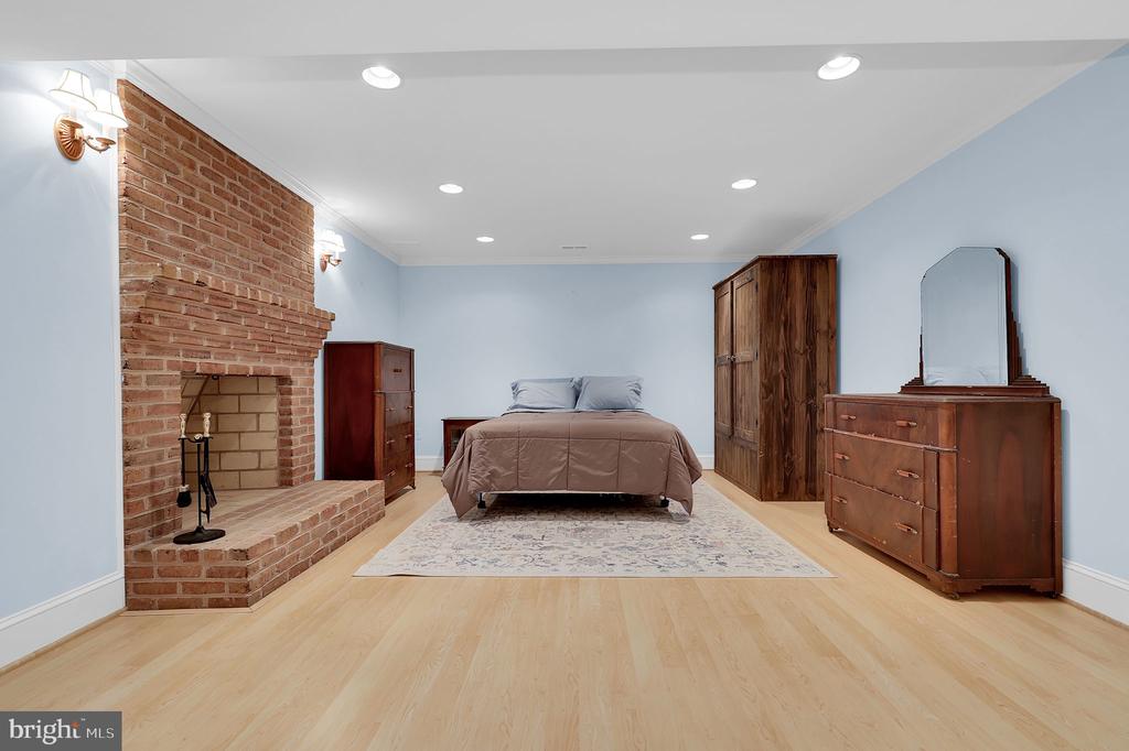 2812 PHEASANT LANE