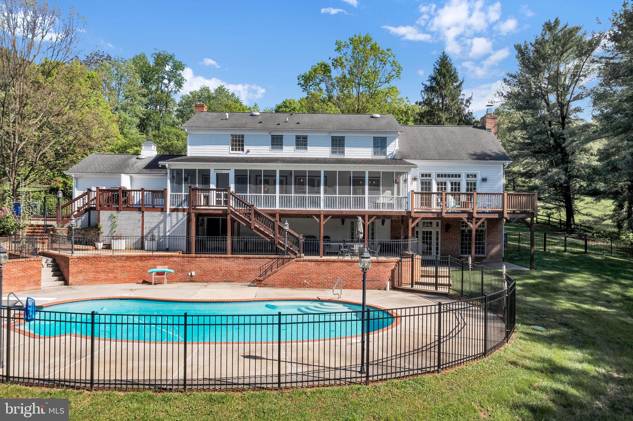 2812 PHEASANT LANE