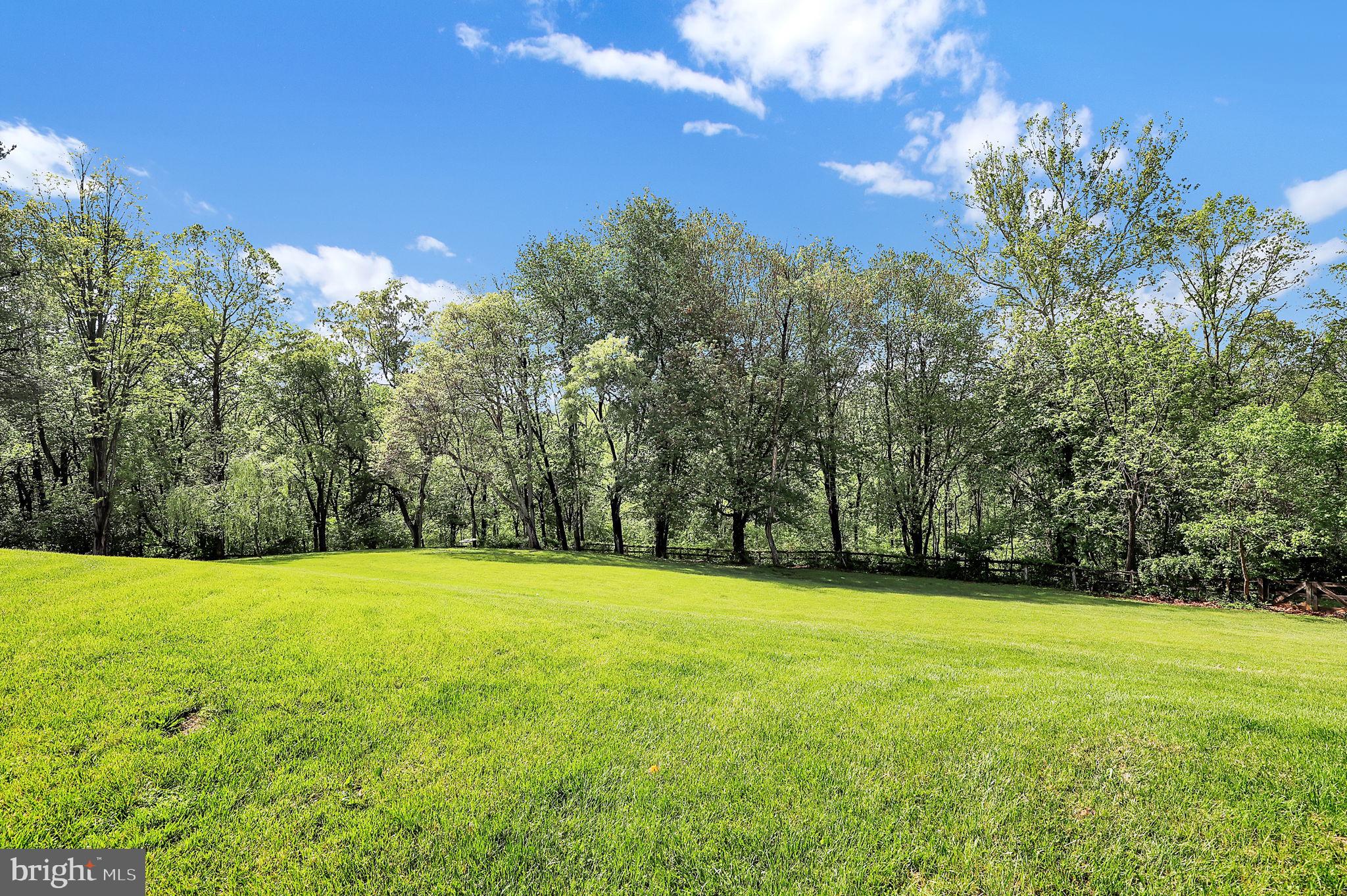 2812 PHEASANT LANE