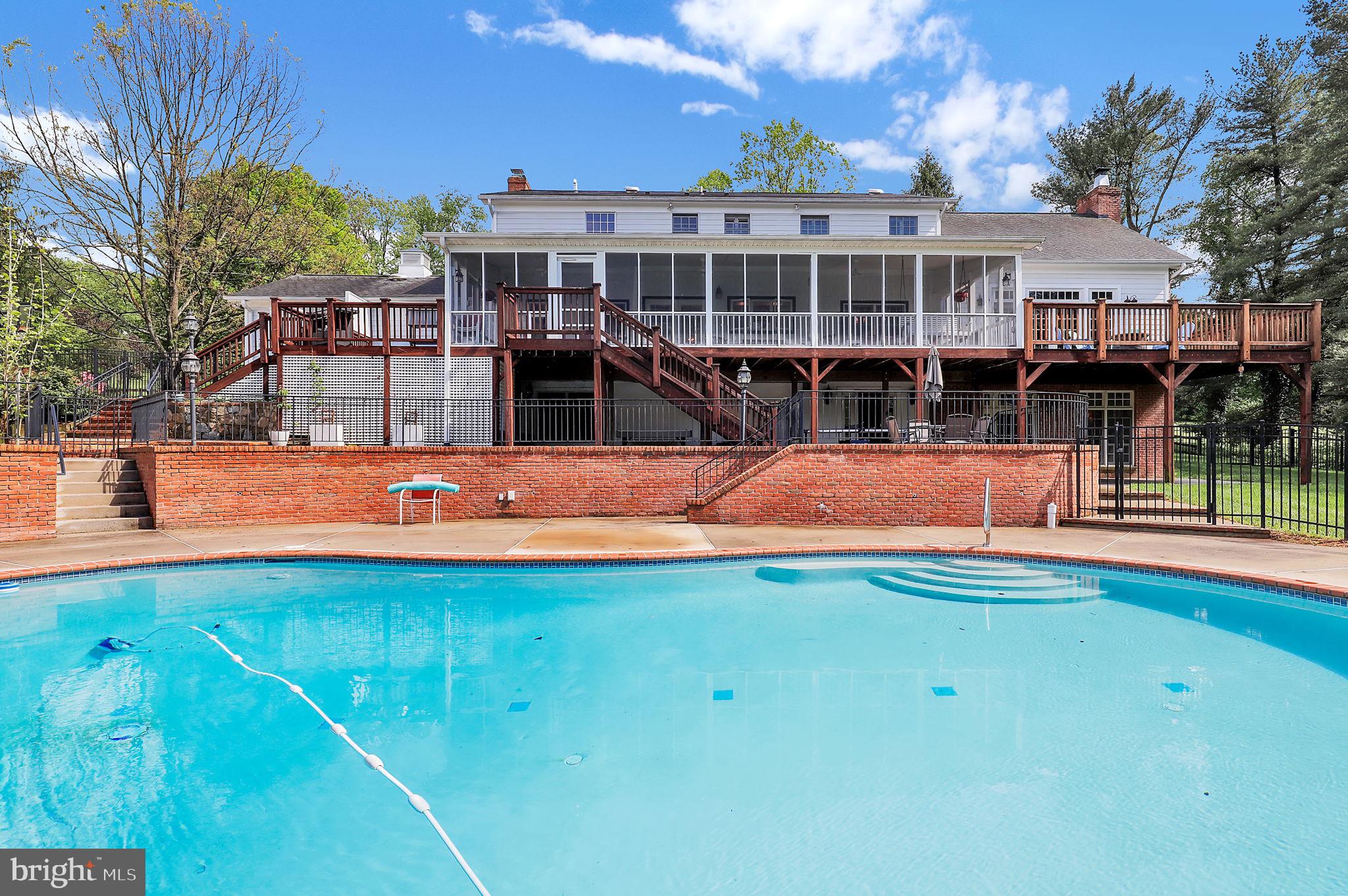 2812 PHEASANT LANE