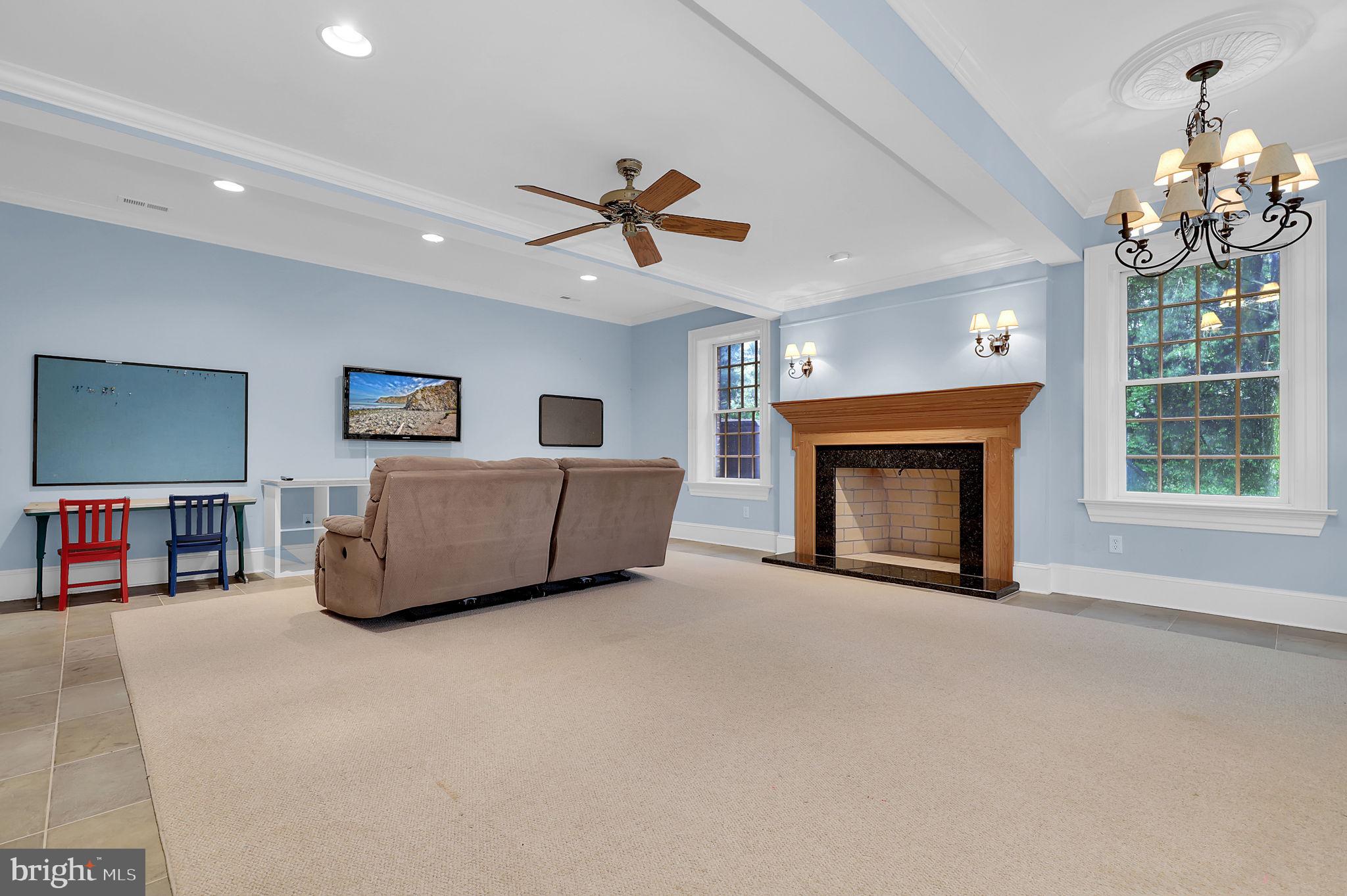 2812 PHEASANT LANE