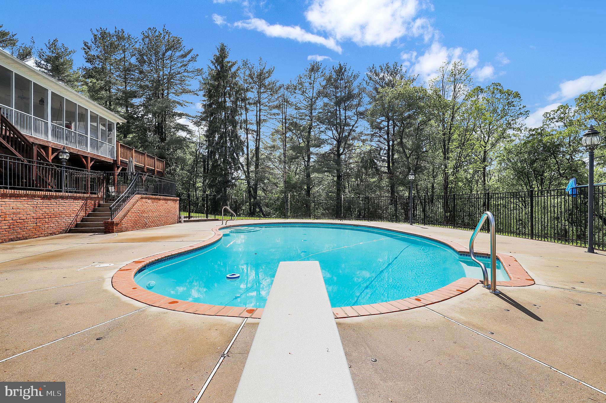 2812 PHEASANT LANE