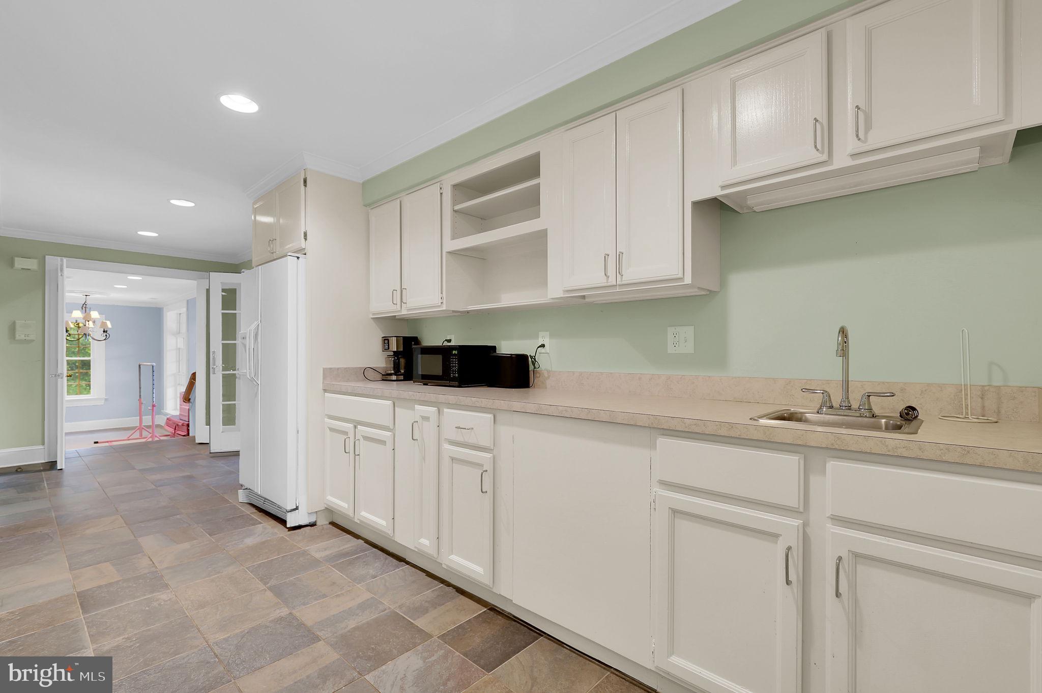 2812 PHEASANT LANE
