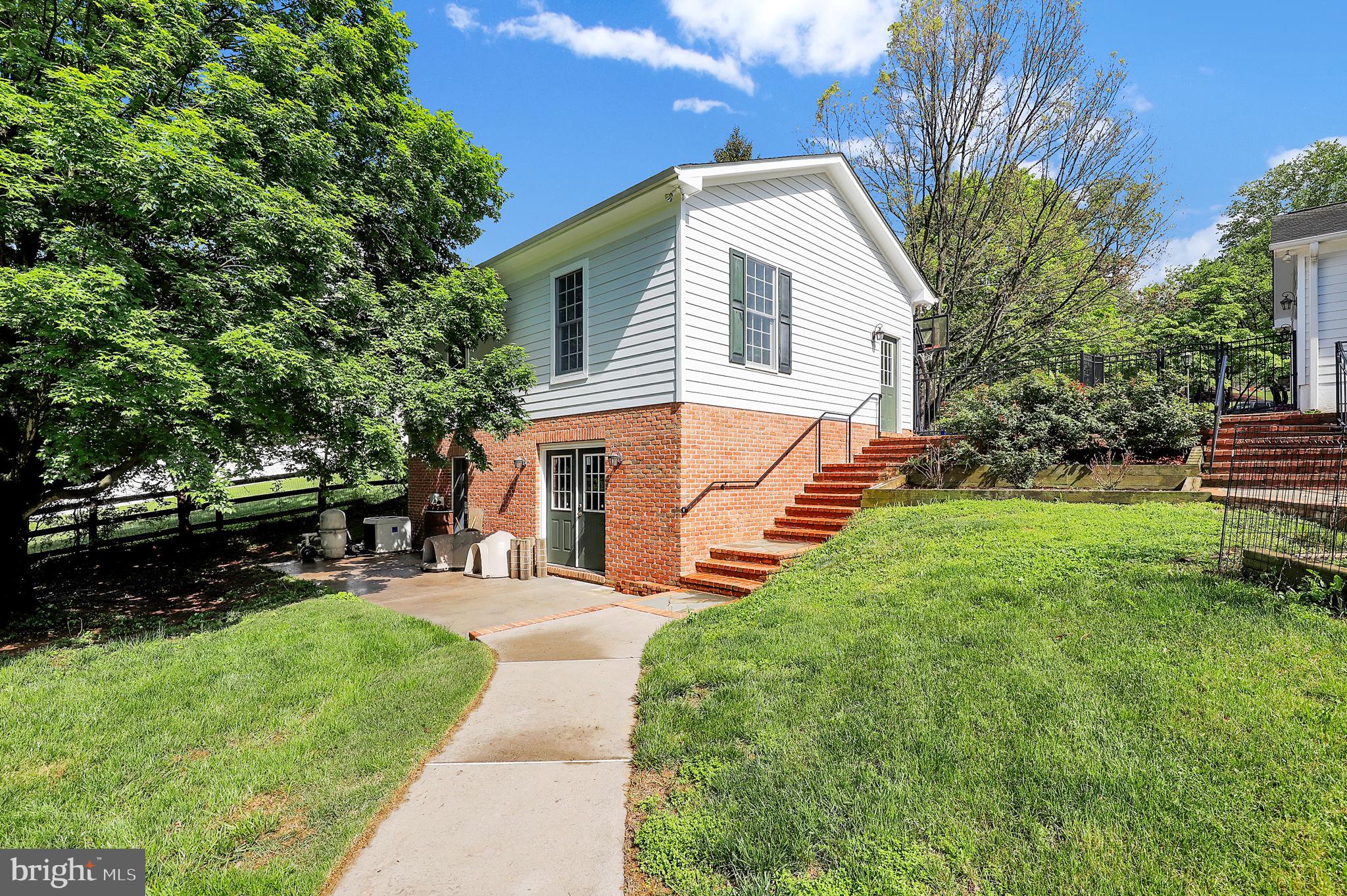 2812 PHEASANT LANE