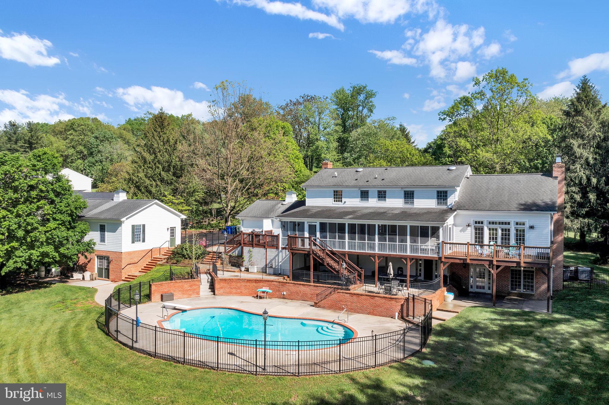 2812 PHEASANT LANE