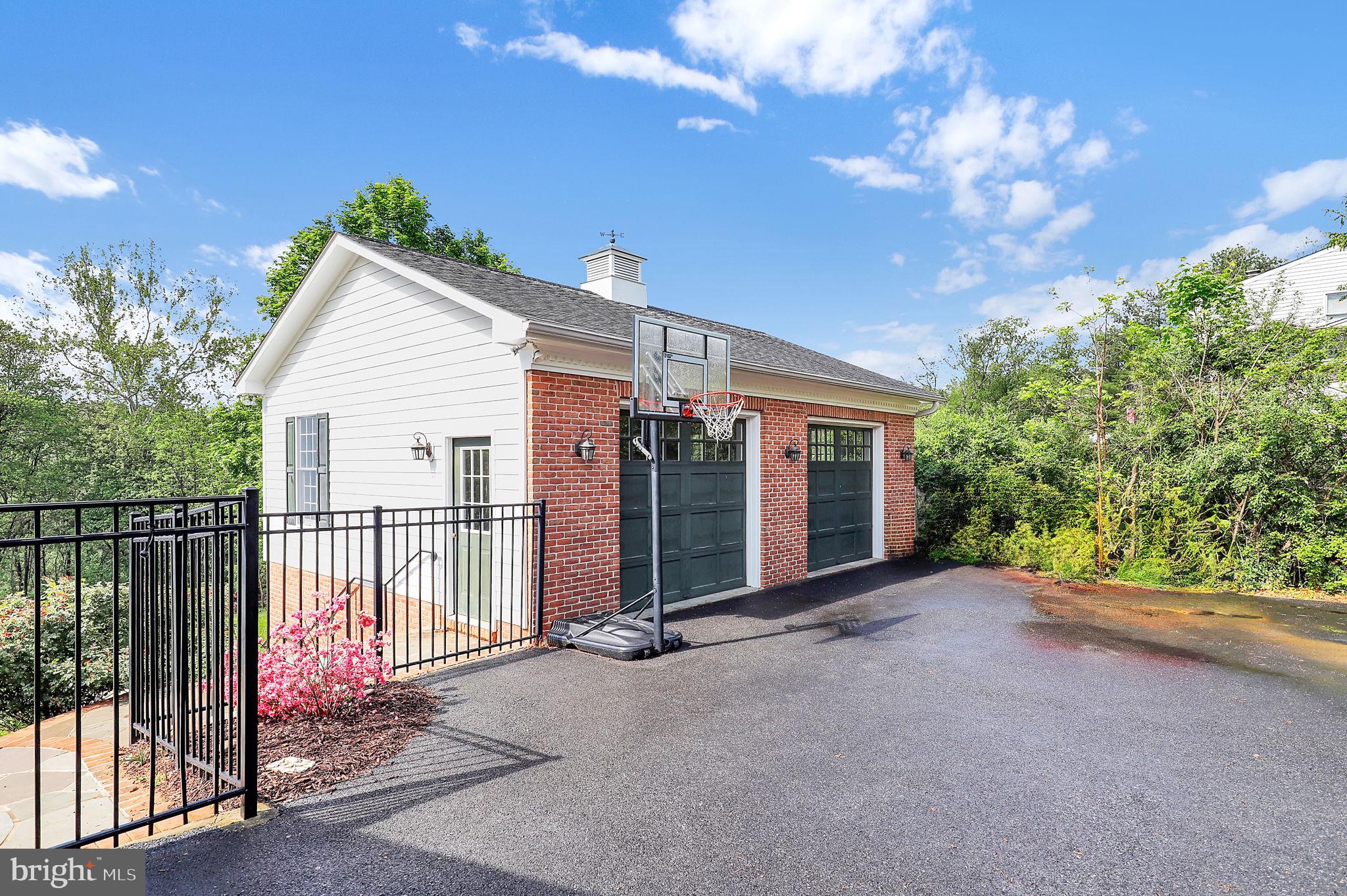 2812 PHEASANT LANE