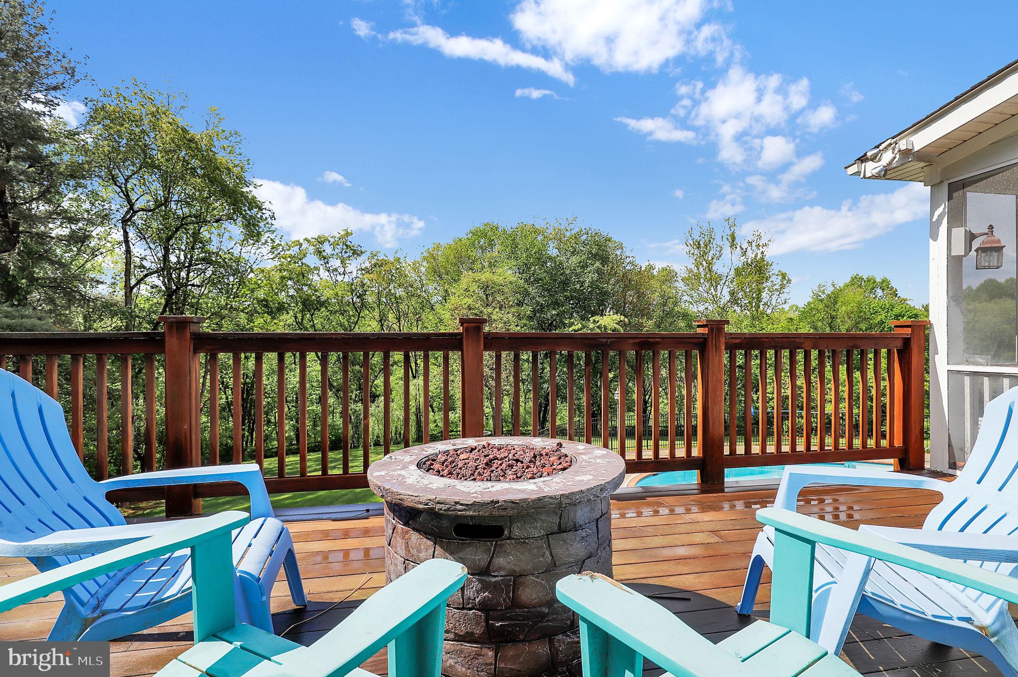 2812 PHEASANT LANE
