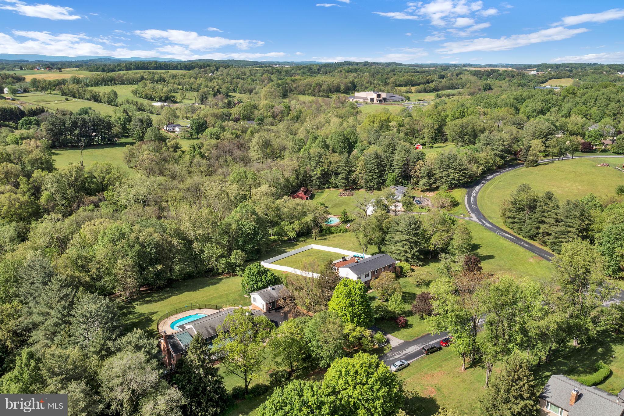 2812 PHEASANT LANE