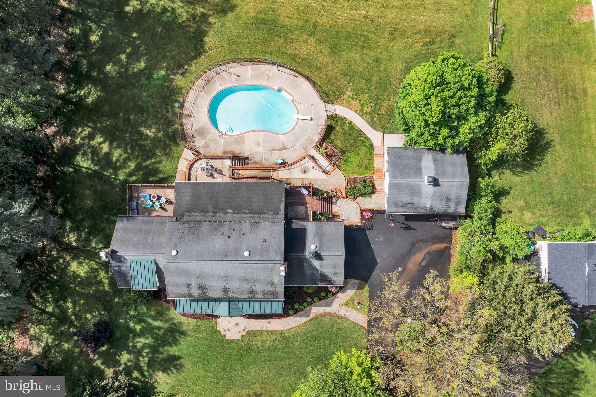 2812 PHEASANT LANE