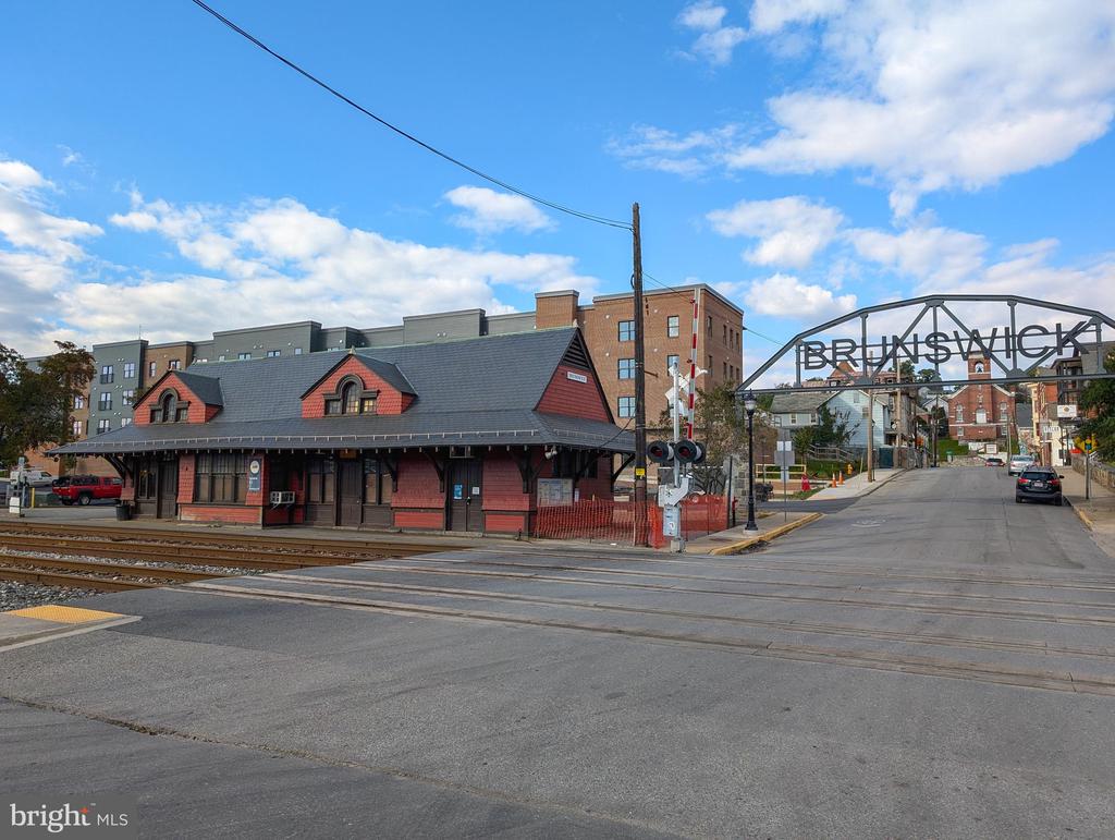 116 CENTRAL AVENUE