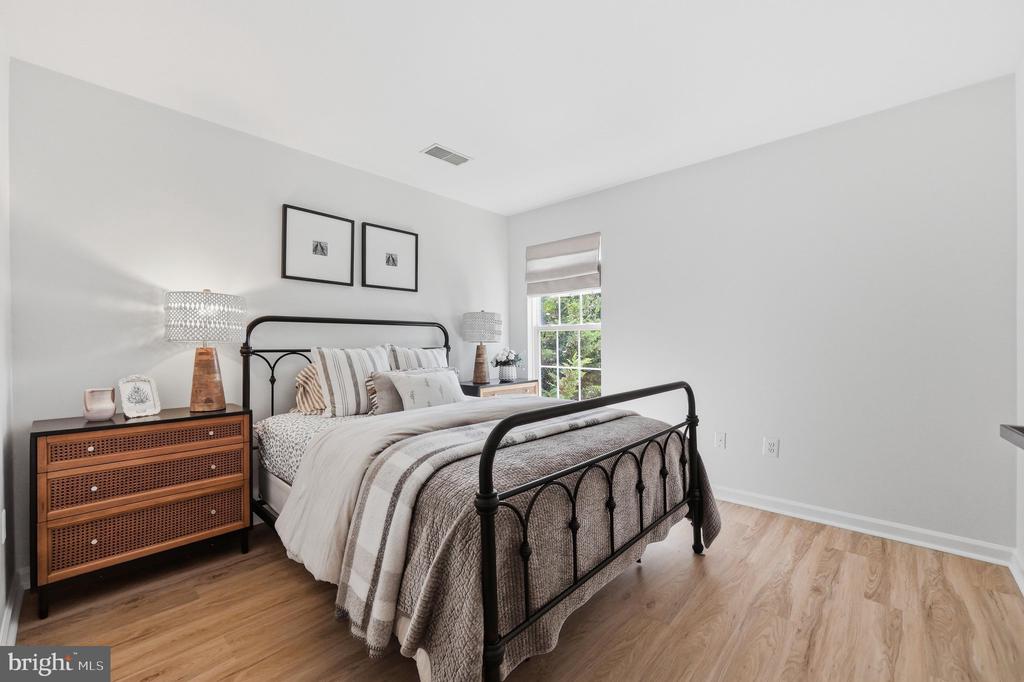 4213 WALLINGFORD COURT