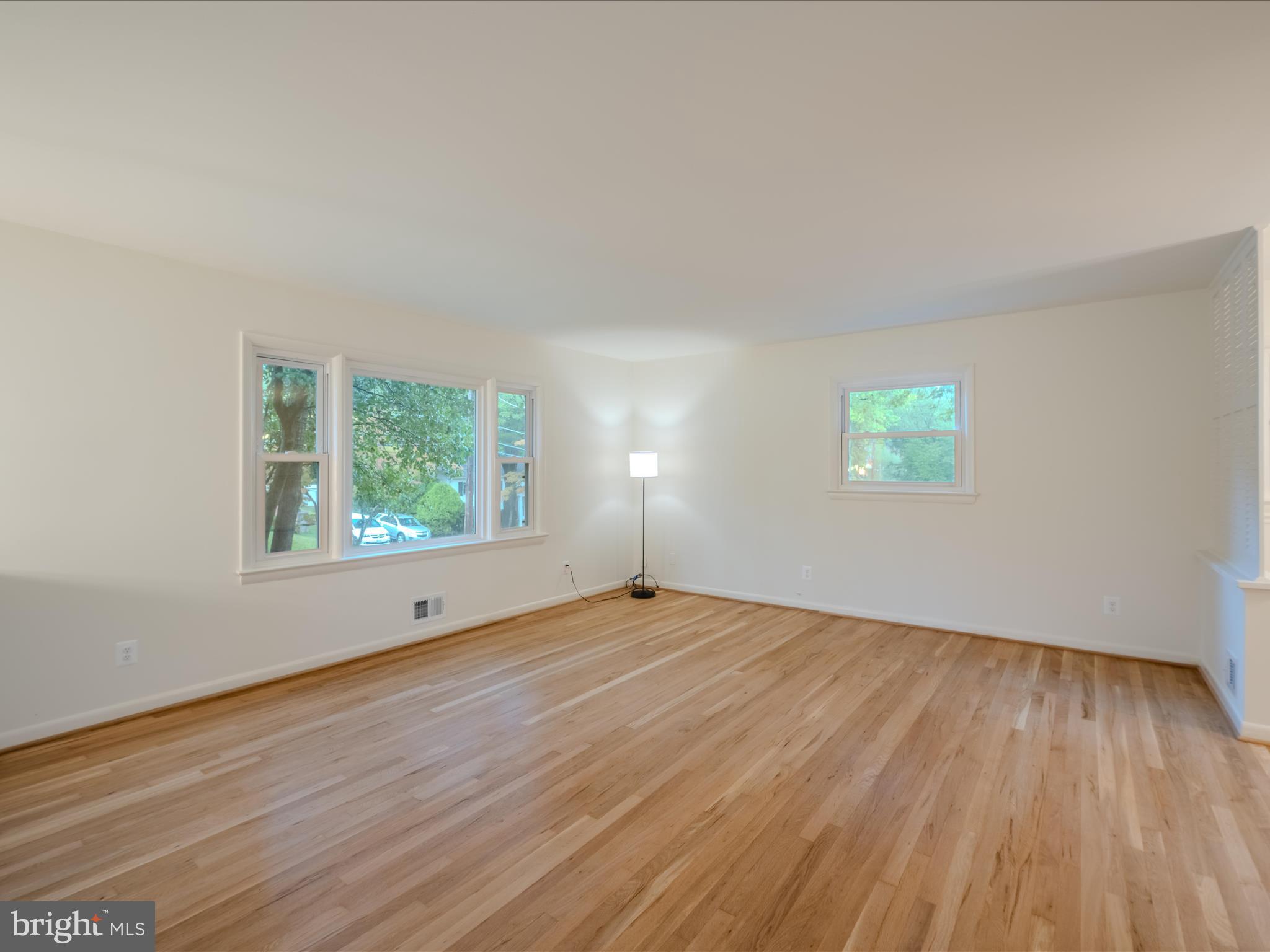 1225 GLADSTONE DRIVE